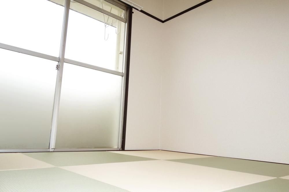 �y�Z�L�����e�B�z�@