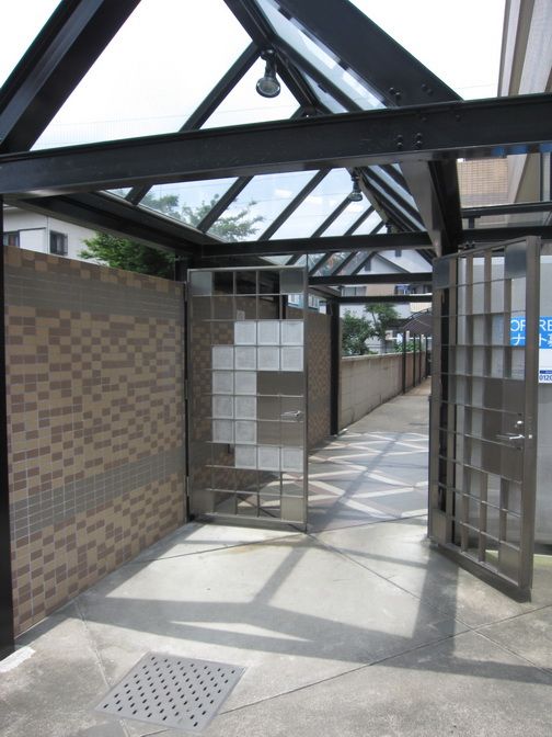 �y�G���g�����X�z�@