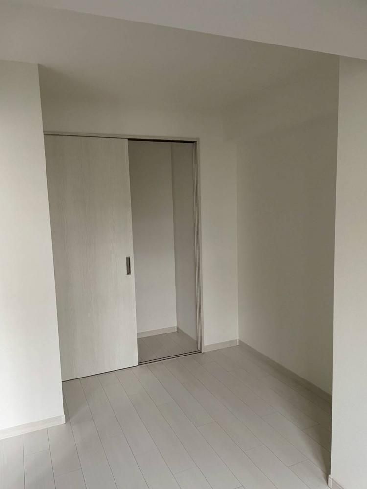 �y�Z�L�����e�B�z�@