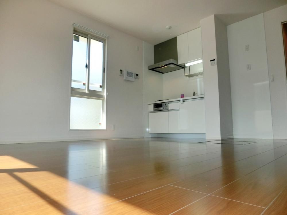 �y�Z�L�����e�B�z�@