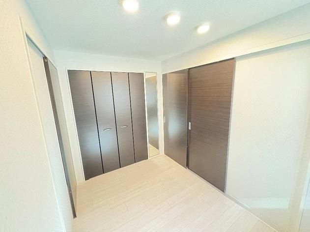 �y�Z�L�����e�B�z�@