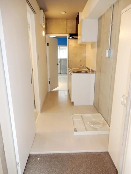 �y�Z�L�����e�B�z�@