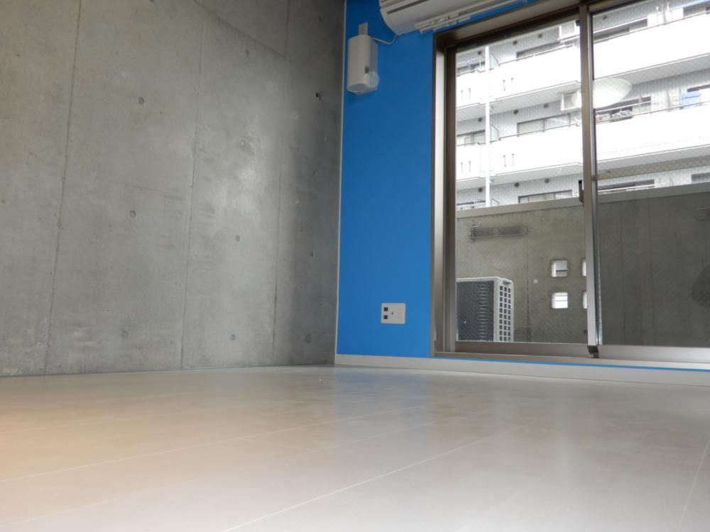 �y�����E���r���O�z�@