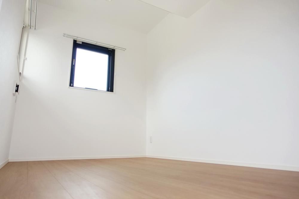 �y���]�z�@