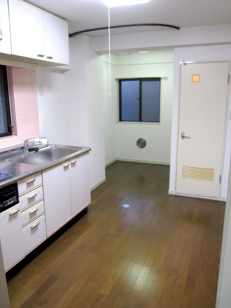 �y���ԁE���r���O�z�@