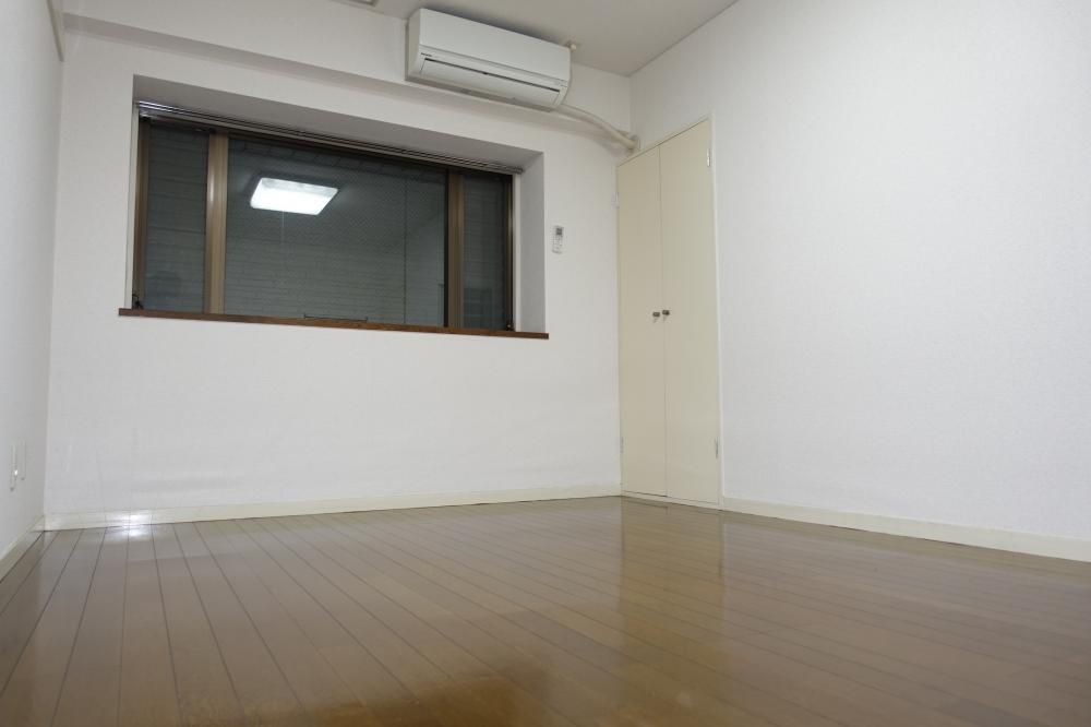 �y�����E���r���O�z�@