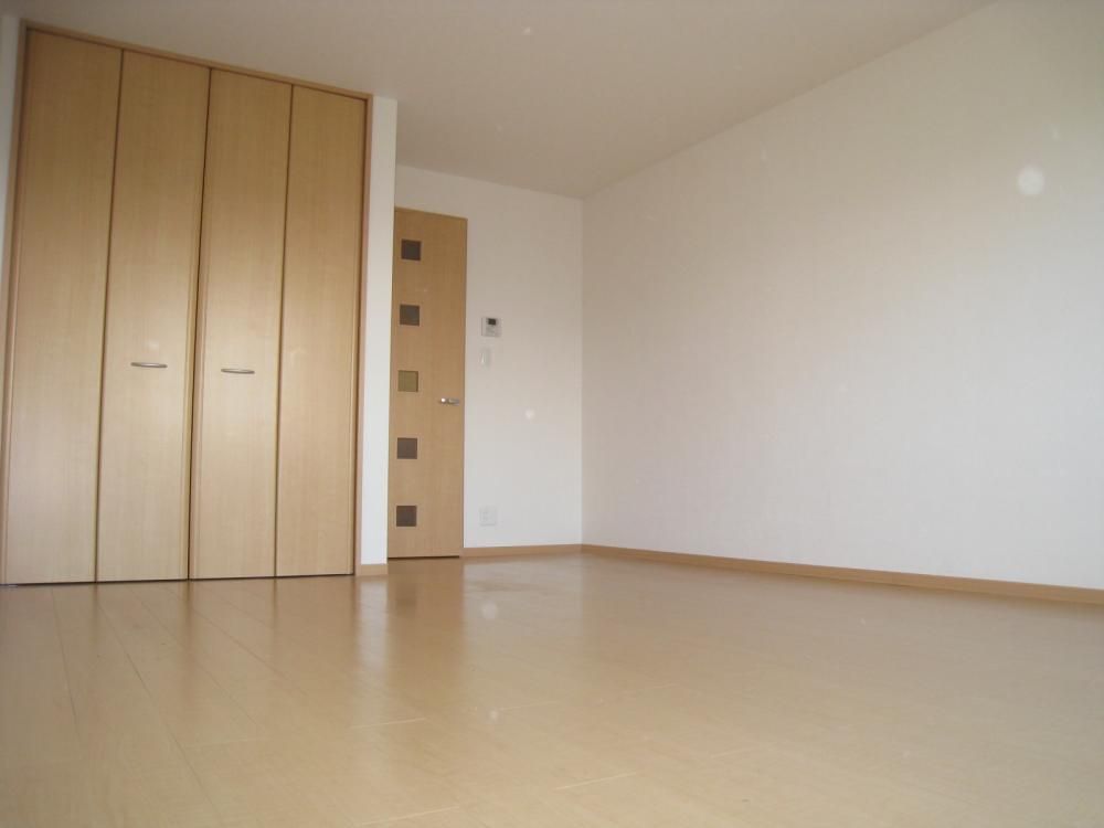 �y�����E���r���O�z�@