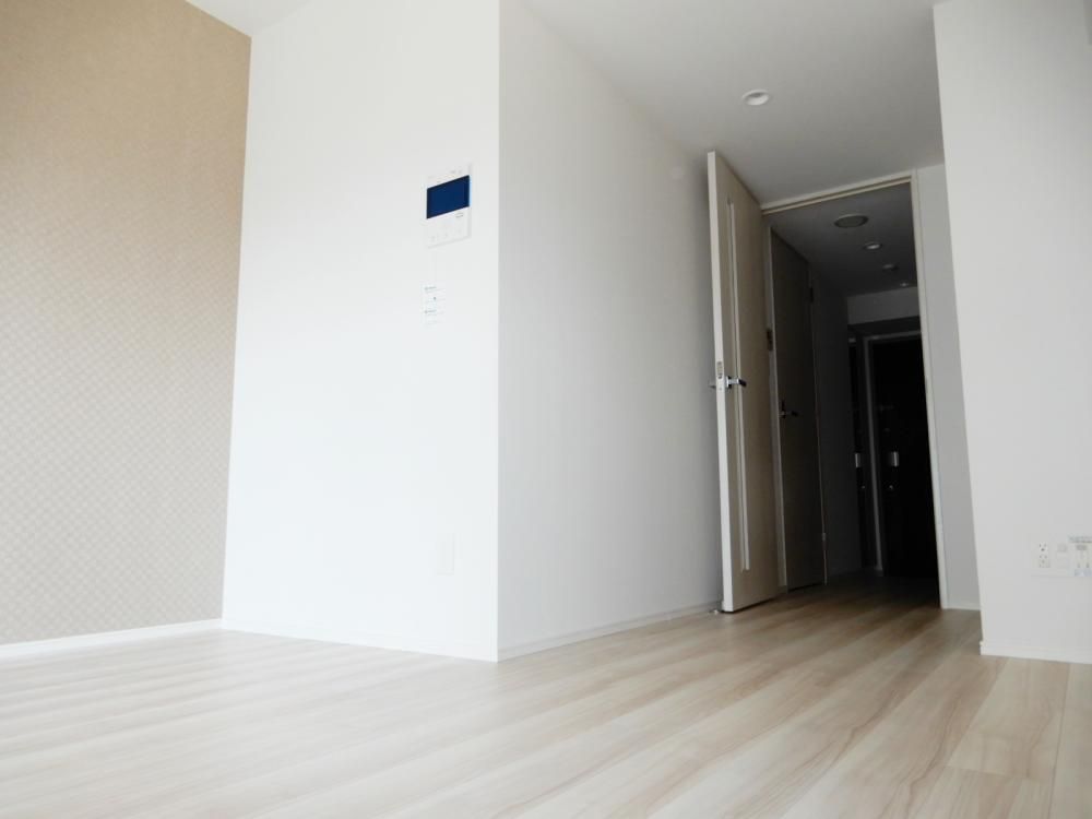 �y�Z�L�����e�B�z�@