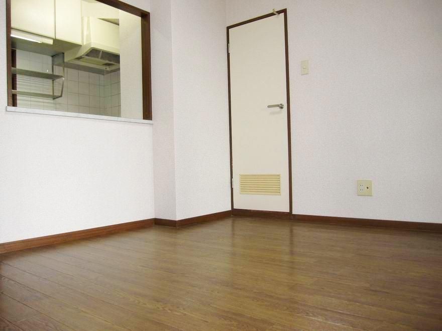 �y���ԁE���r���O�z�@