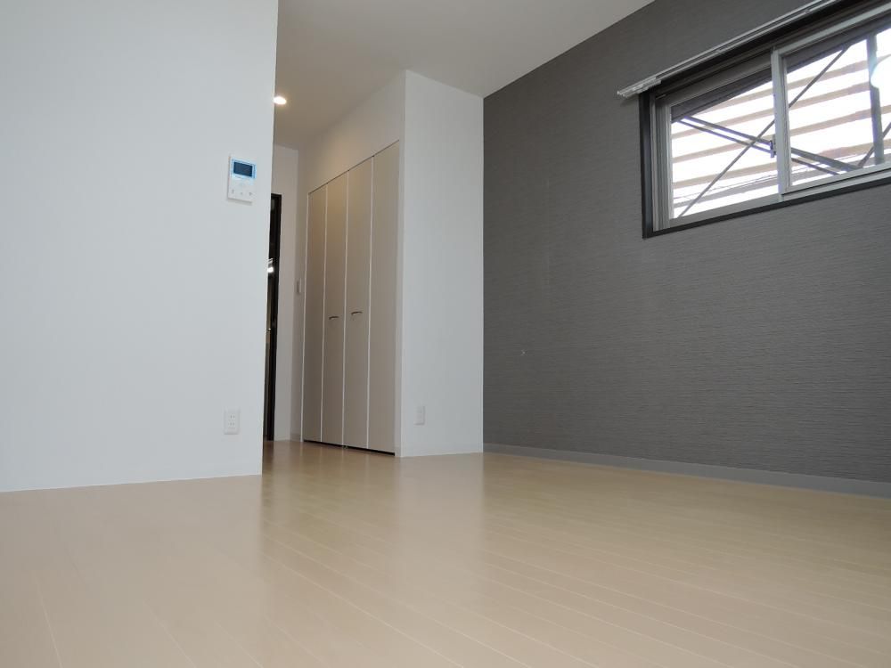 �y�����E���r���O�z�@