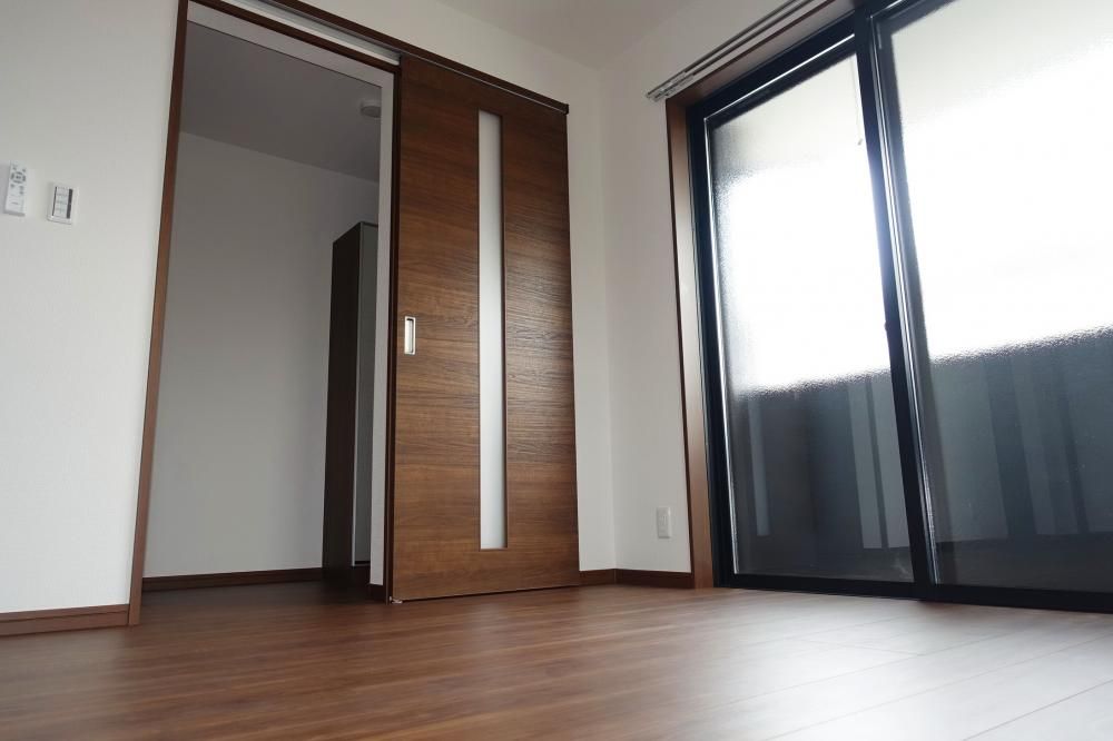 �y�Z�L�����e�B�z�@