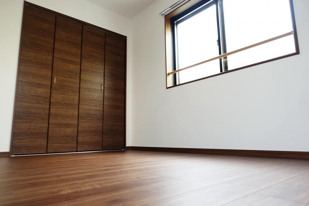 �y�Z�L�����e�B�z�@