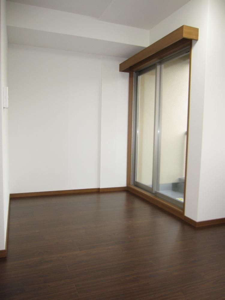 �y�����E���r���O�z�@