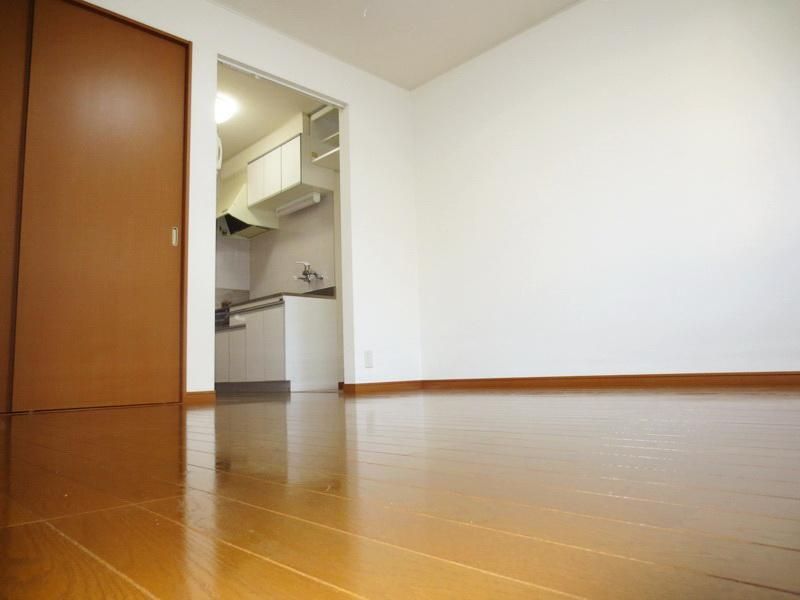 �y���ԁE���r���O�z�@