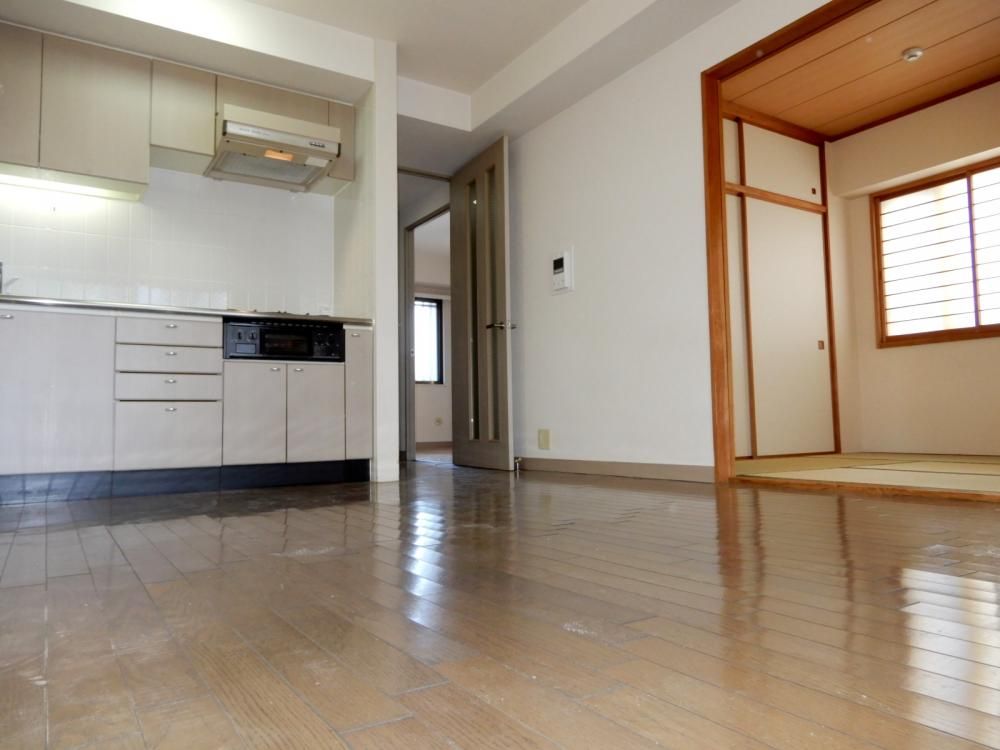 �y���ԁE���r���O�z�@