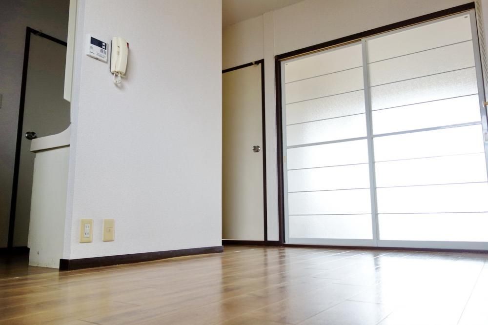 �y�����E���r���O�z�@