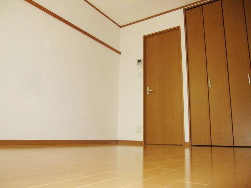 �y���ԁE���r���O�z�@