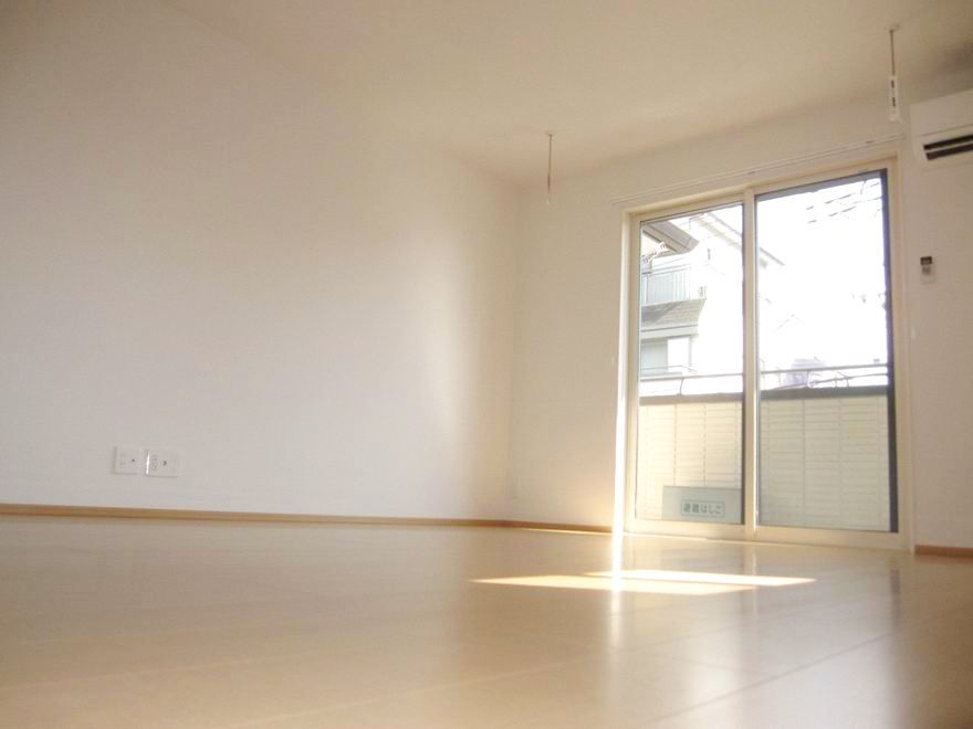 �y���]�z�@