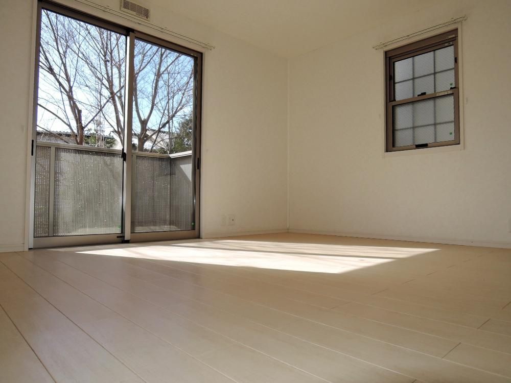 �y���ԁE���r���O�z�@