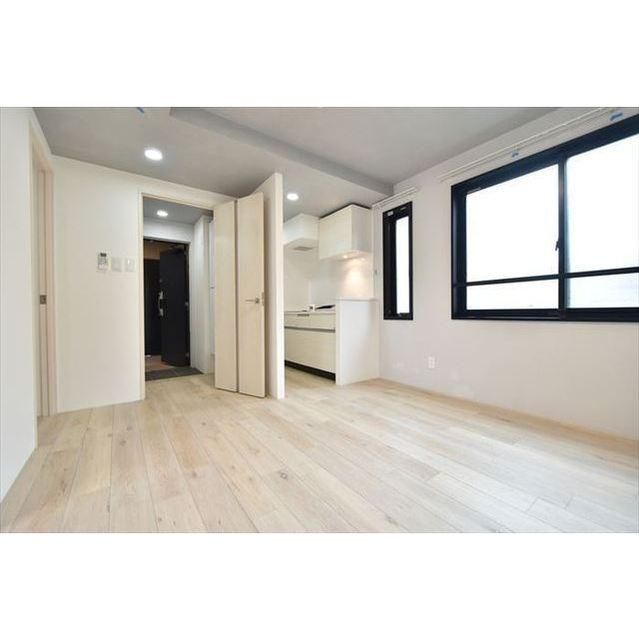 �y�Z�L�����e�B�z�@