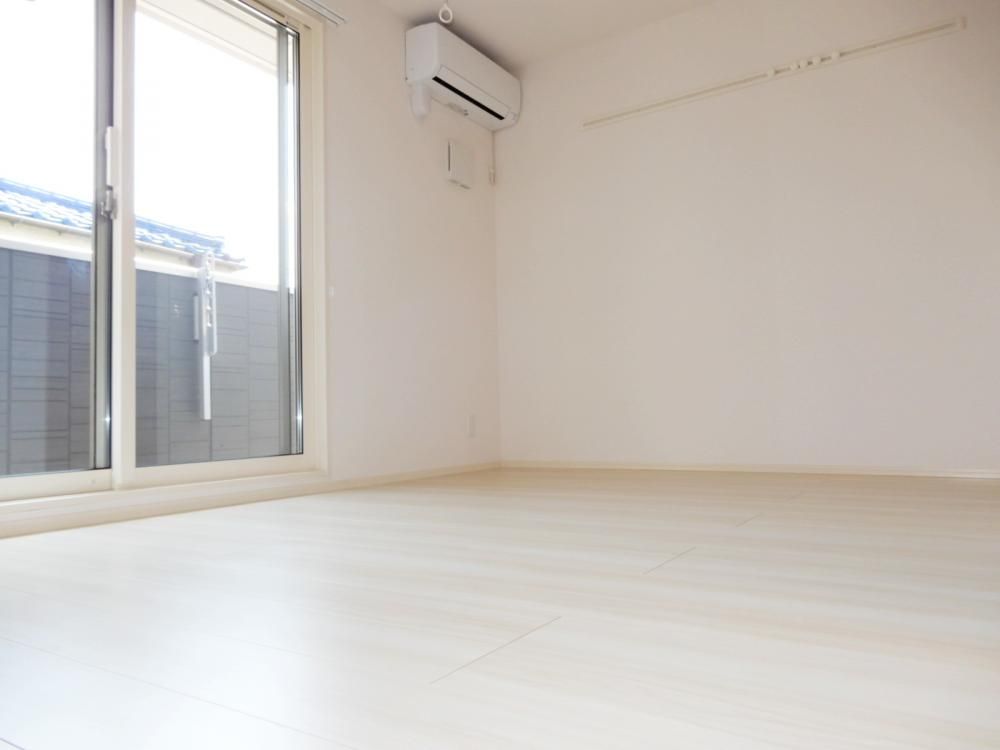 �y���]�z�@