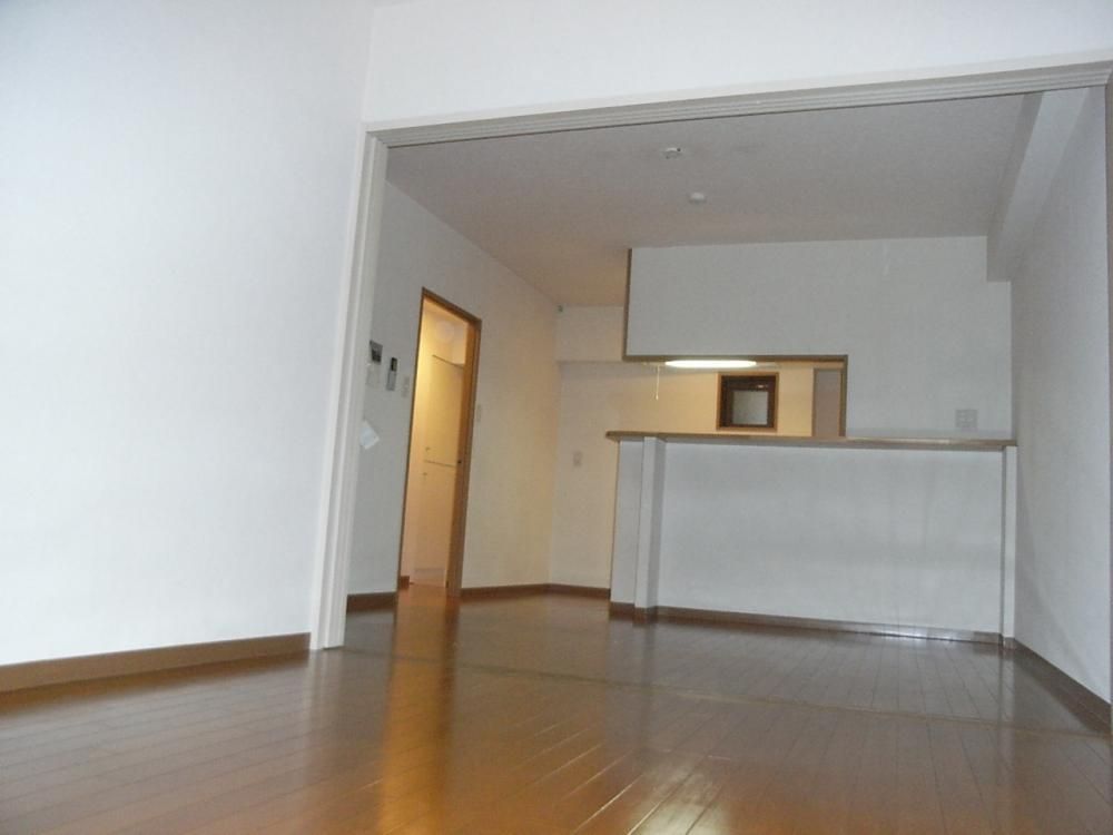 �y�����E���r���O�z�@