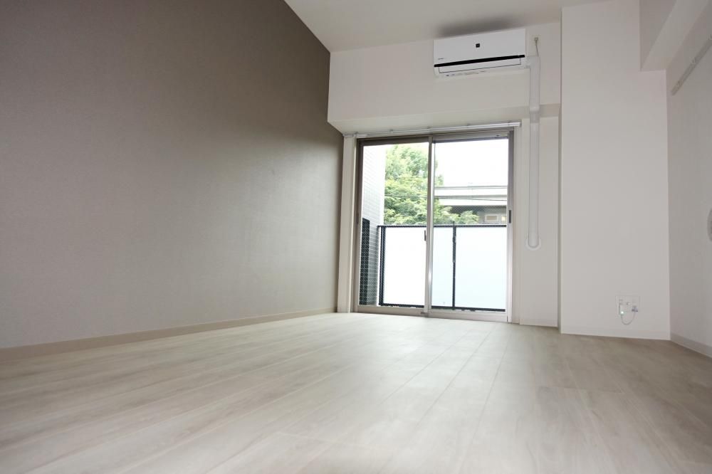 �y���]�z�@