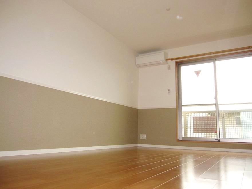 �y���]�z�@