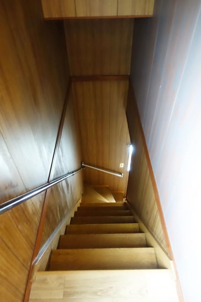 �y�Z�L�����e�B�z�@