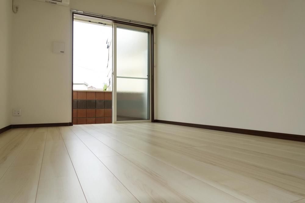 �y���]�z�@