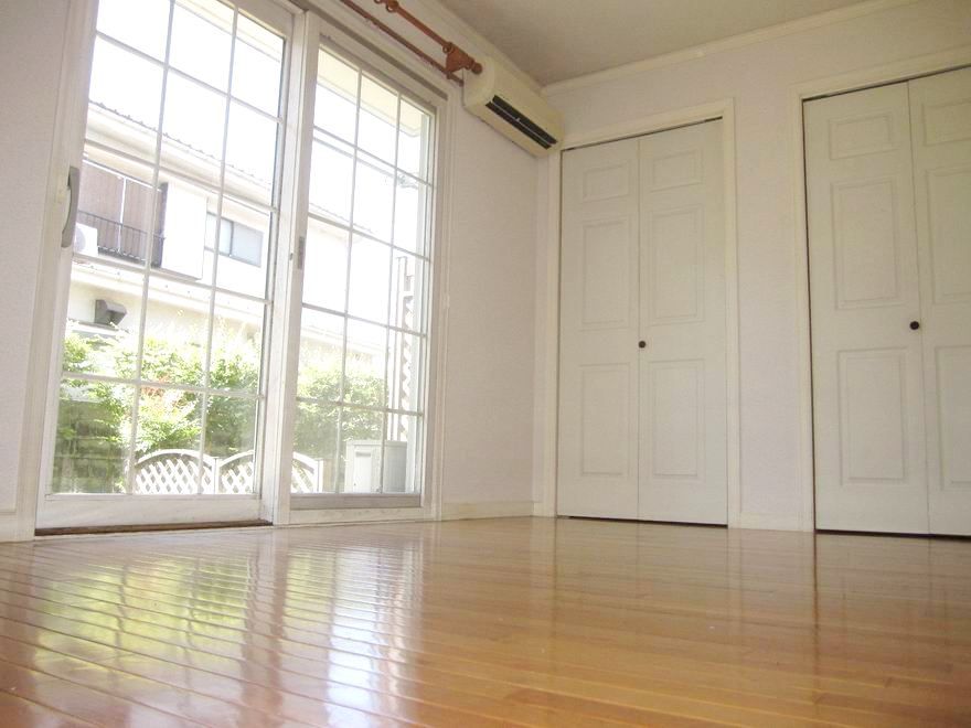 �y���ԁE���r���O�z�@